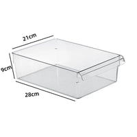 Clear refrigerator storage container with dimensions: 21cm x 28cm x 9cm for efficient food organization.