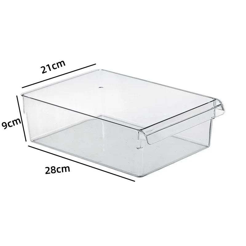 Clear refrigerator storage container with dimensions: 21cm x 28cm x 9cm for efficient food organization.