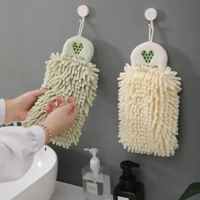 Quick-drying chenille hand towels in green and cream, ideal for kitchens or bathrooms, featuring ultra absorbent microfiber design.